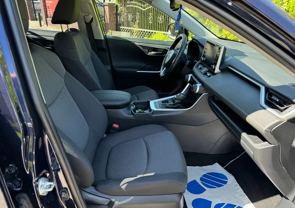 Toyota RAV4 cena 124999 przebieg: 79900, rok produkcji 2019 z Kobylin małe 781